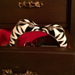 Stella & Dot zebra bangle