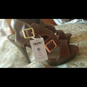 New, Adorable Mossimo Brown Platform Heel