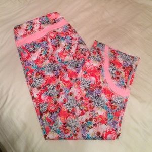Lululemon Inspire Crop - pink print