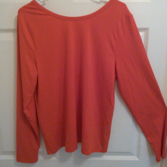 RED LOW CUT BACK SHIRT