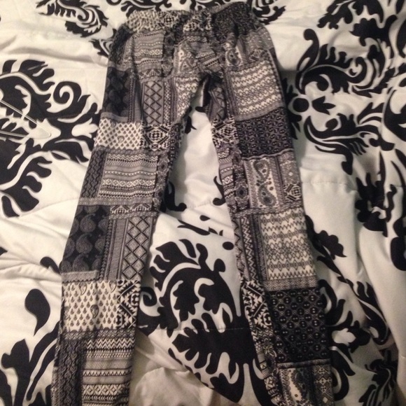 Soft tribal leggings
