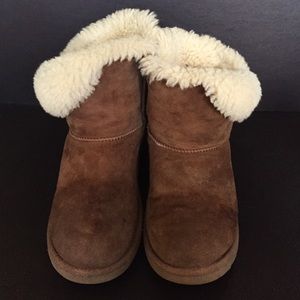 Short, tan UGG boots