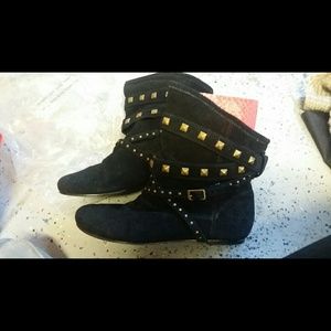 Suede Studded steve madden booties !!
