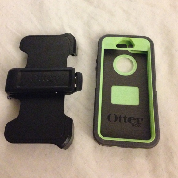 iPhone 5/5s Otterbox Defender case