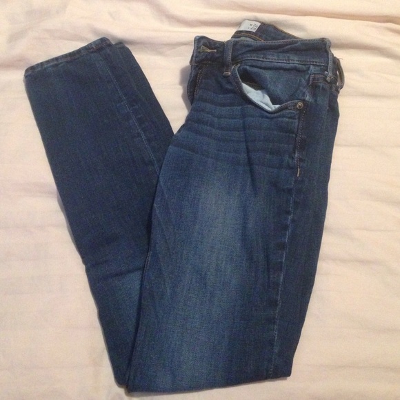 Hollister Super Skinny Jeans
