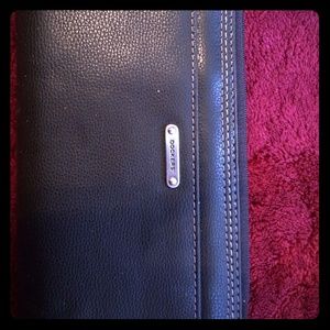 Dockers wallet