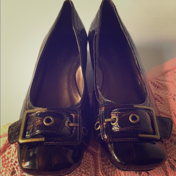 Flats / Low Wedge w/Buckle - Picture 1 of 4