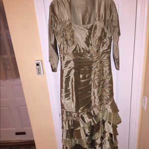 Very pretty dress great condition worn once