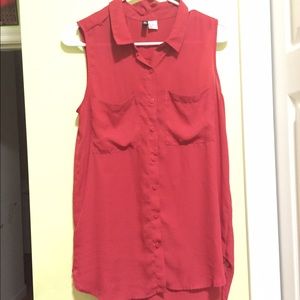 Sleeveless button up