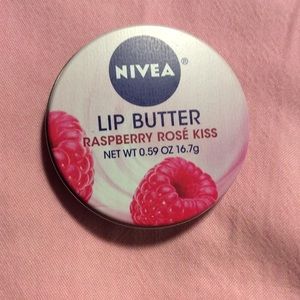 Nivea lip butter