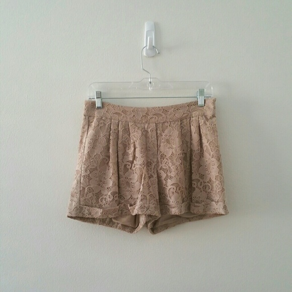 Collective concepts lace shorts in pale pink blush