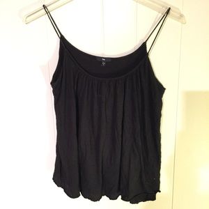 ⚠️CLEARANCE⚠️Gap Black Layered Top Small