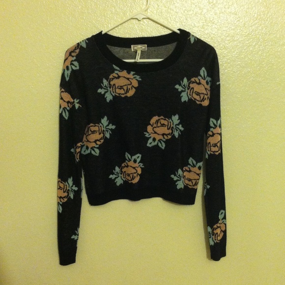 Floral Crop Sweater/Shirt