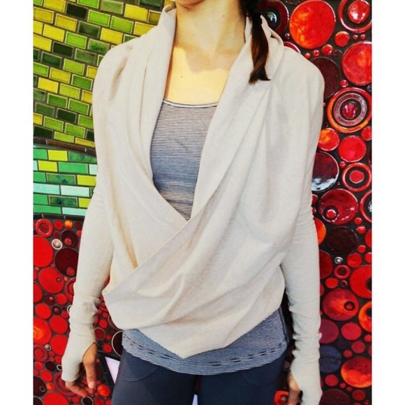 💥SOLD💥  RARE Lululemon Iconic Wrap