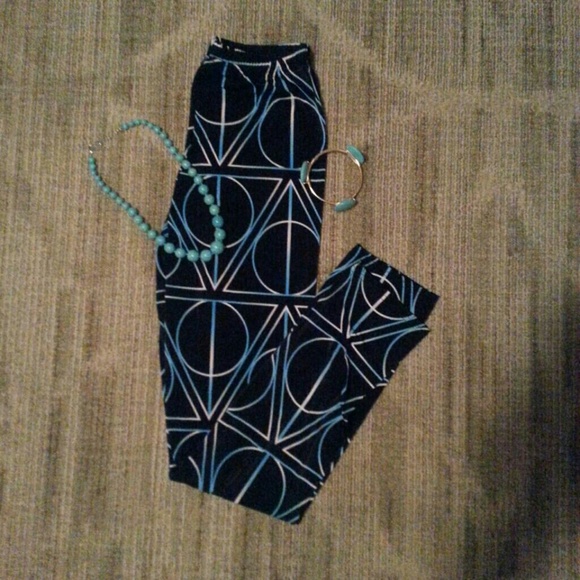 Geometric leggings/stretchy Pink Floyd like