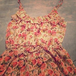 Lace tank top with flowers