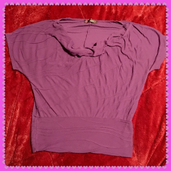 Cute purple top!