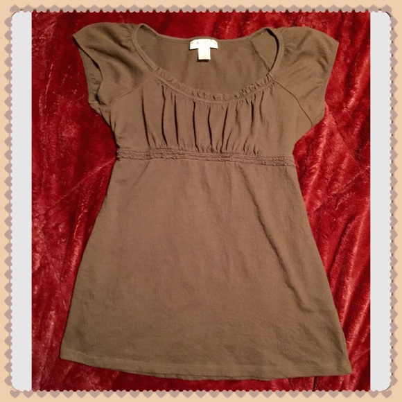 Cute, juniors brown top!