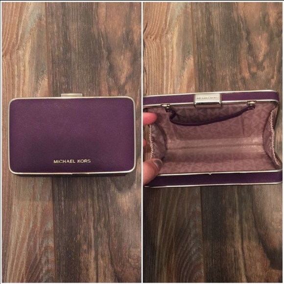 Michael Kors cross body purse!!