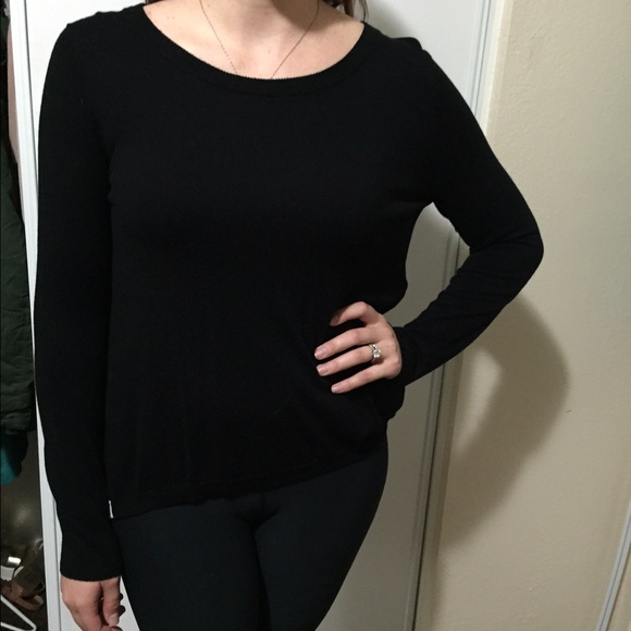 Black long sleeve with open back - Picture 2 of 2