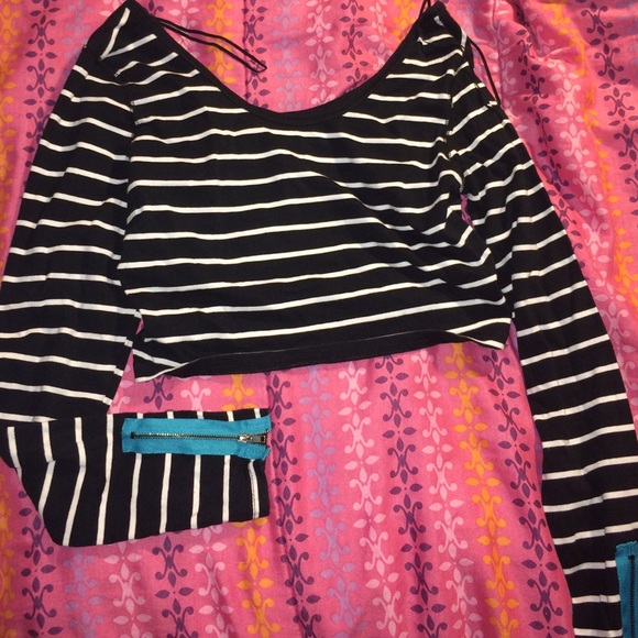 Pretty little liars Aeropostale edition - Picture 1 of 2