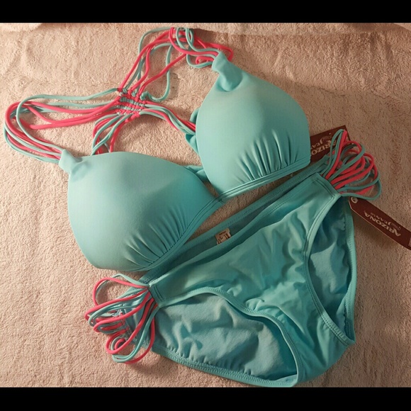 Arizona Jean Company Other - Gorgeous halter top bikini
