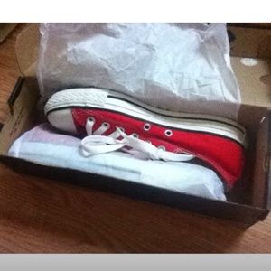 New red converse ***FINAL PRICE***