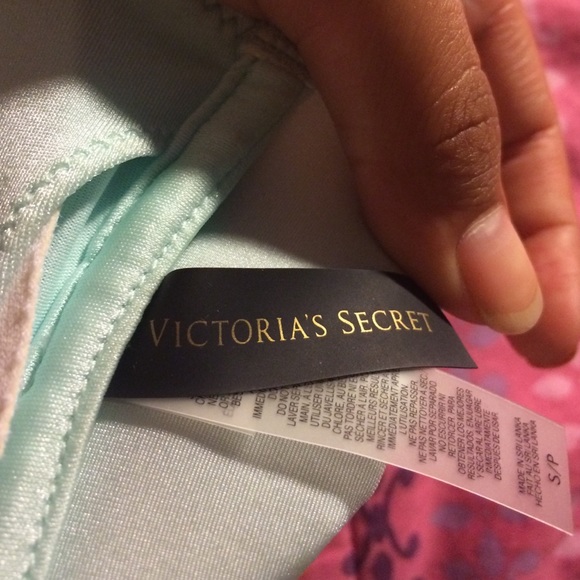 Victoria Secret Bikini Top - Picture 3 of 4