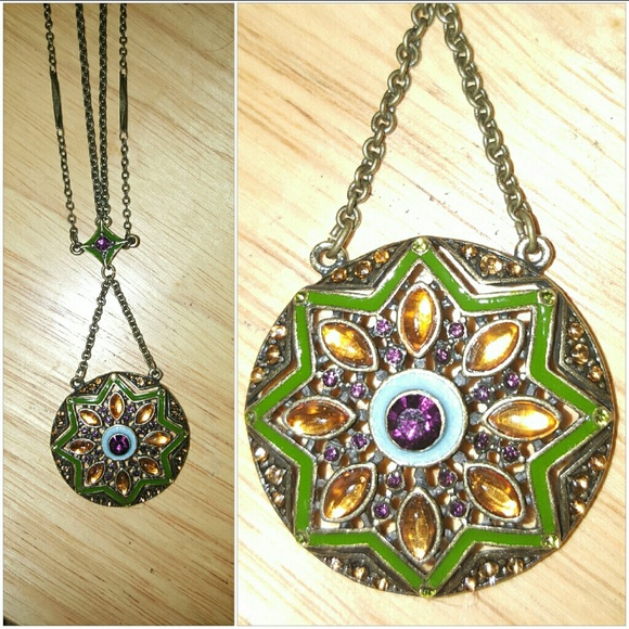 NWT HEIRLOOM MEDALLION NECKLACE!!! MAKE OFFER