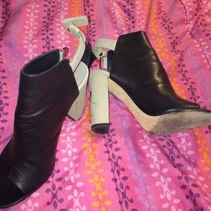 Vince. Heels / booties