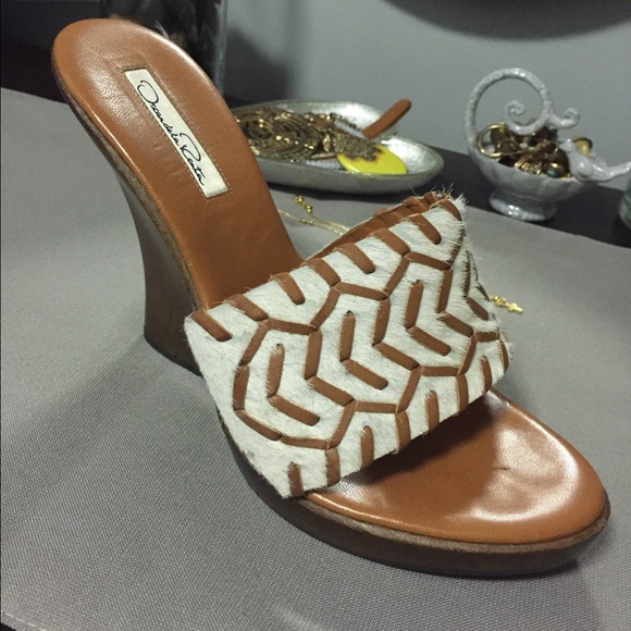 Oscar de la renta wedges