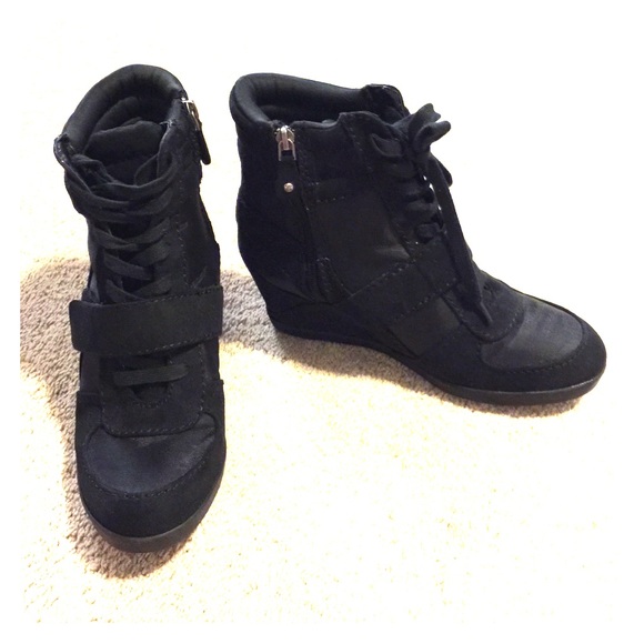 Vera wang sneakers