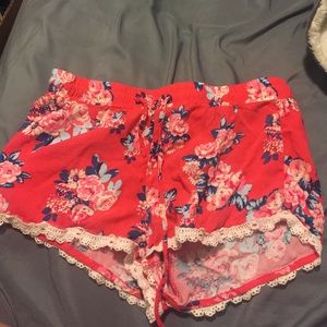 ✂️PRICE CUT✂️ Small pink flower shorts