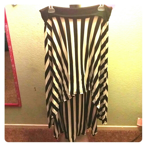 Black & White stripped flowing skirt.