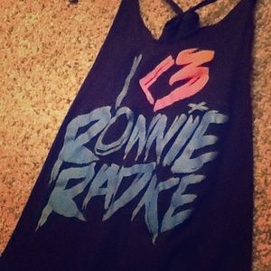 I love Ronnie radke tank!