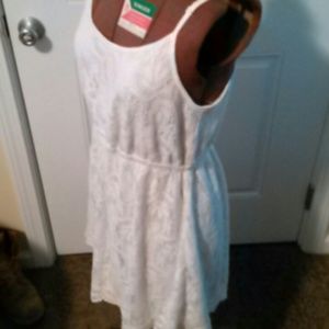 More pics of wht lace dress