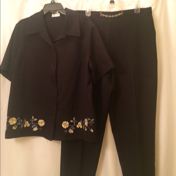 2 piece black pants suit  size 18w