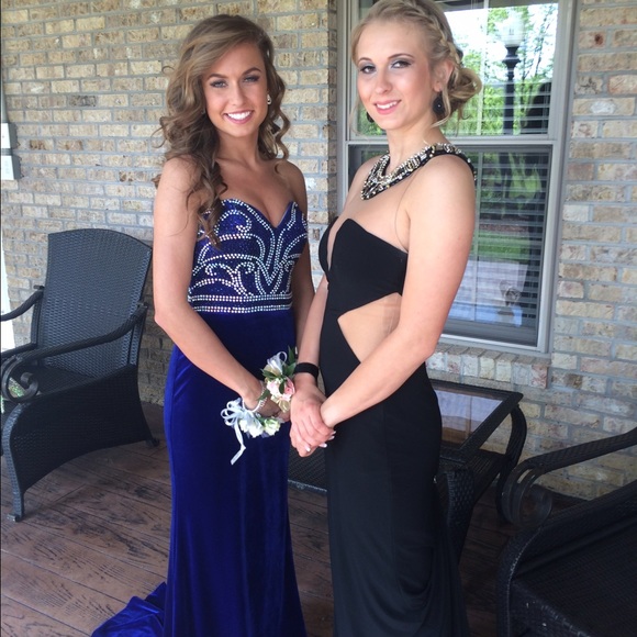 Beautiful Black & Nude Prom dress