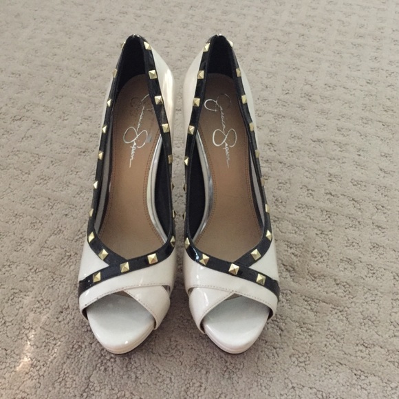 Brand new Jessica Simpson Cream & Black Heels Sz 9