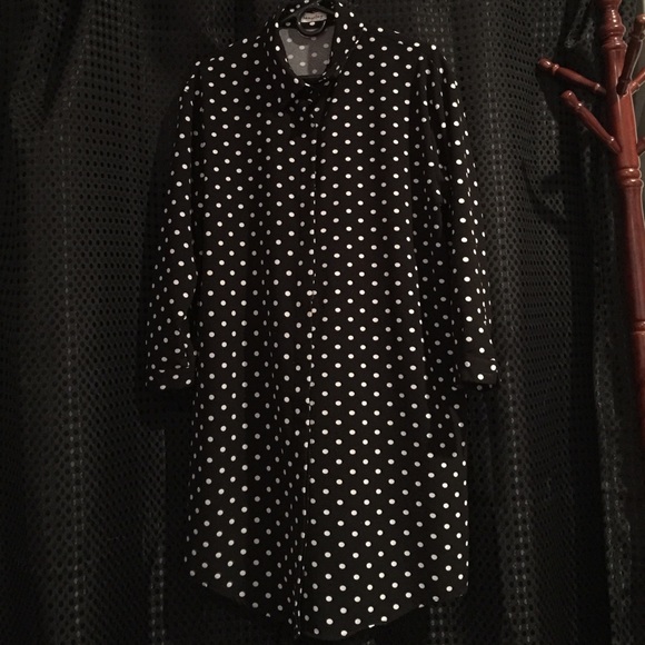 White smaller dot black long sleeve shirts