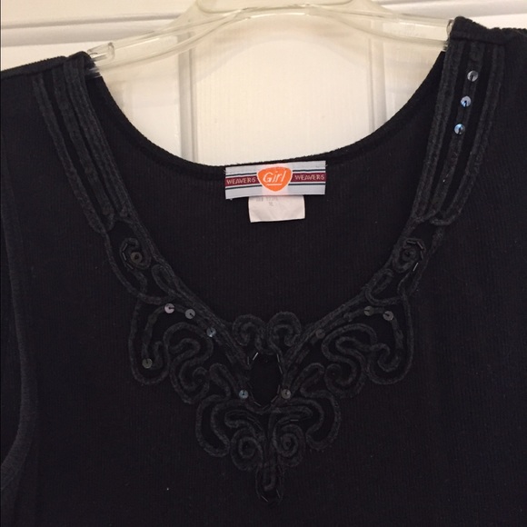 Black sleeveless top - Picture 2 of 3