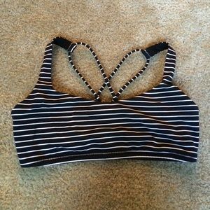 Lululemon free 2 be bra