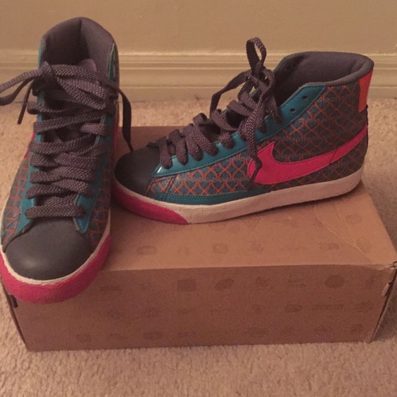 Nike Blazers - Picture 1 of 4