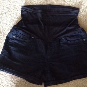 Maternity shorts