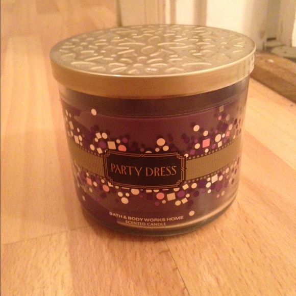 Bath and body works party dress candle dark kiss