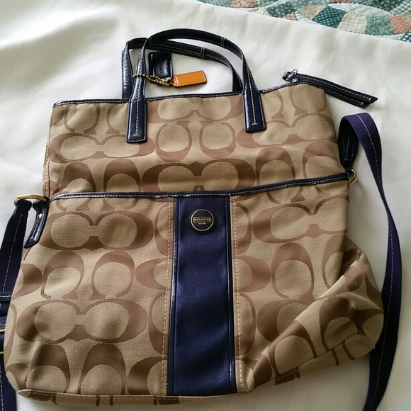 SOLD - Coach crossbody bag - Picture 1 of 3