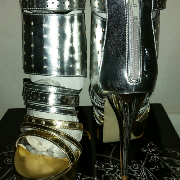 Heels - Picture 2 of 4