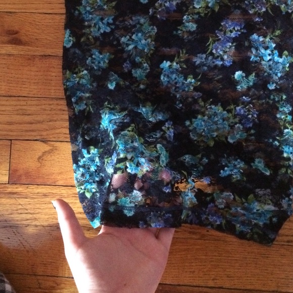 Floral lace tank top - Picture 2 of 2