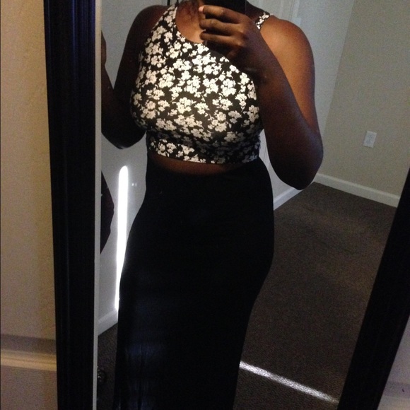 Floral Crop Top - Picture 3 of 3