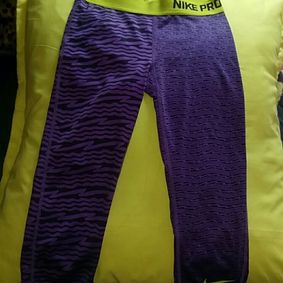 Nike Pro Pants - SOLD.....NIKE PRO..CAPRI....PURPLE PATTERN